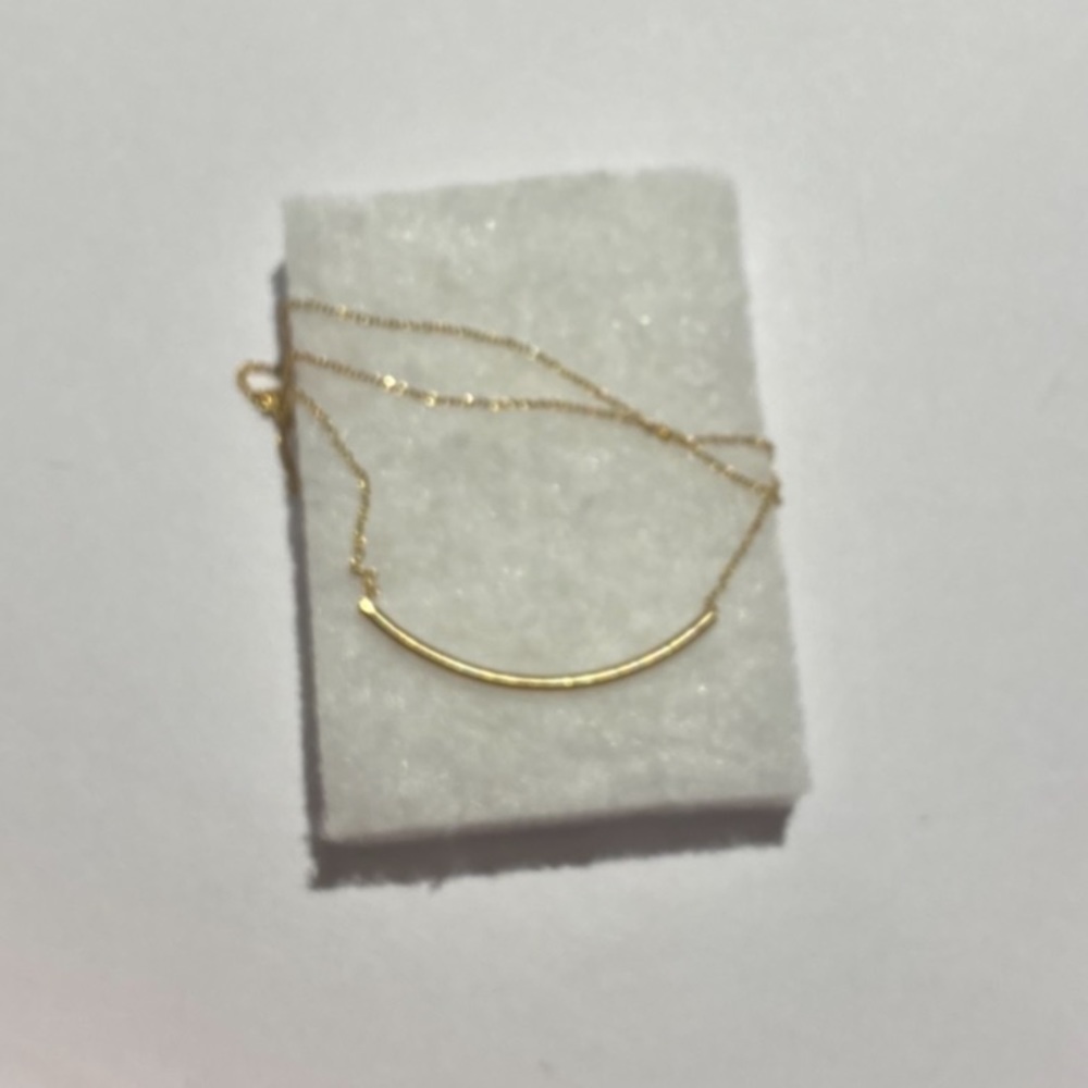 NIB Gold Arc Bar Necklace